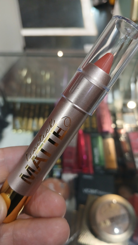 رژلب پیچی مته
