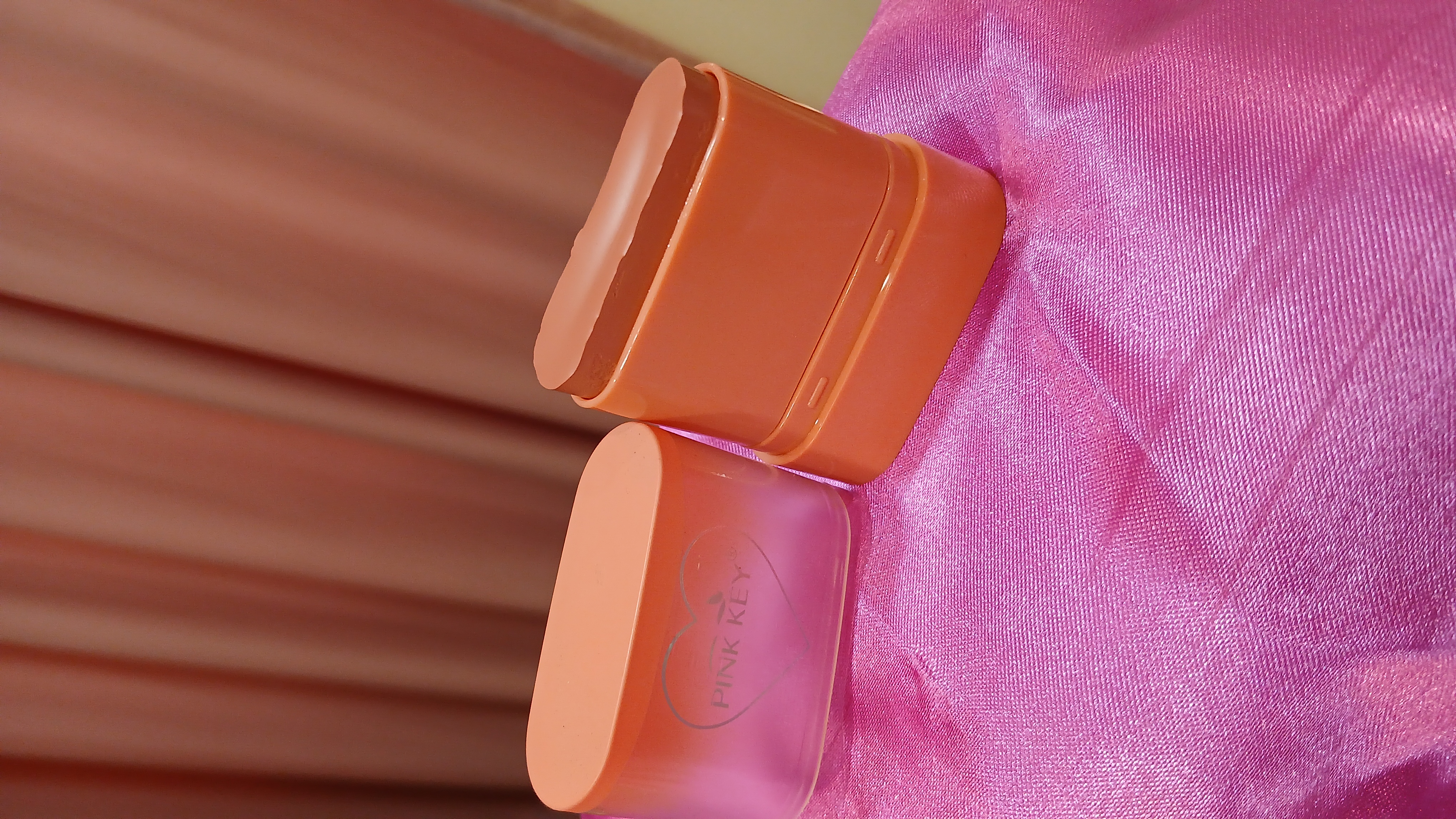 رژلب استیکی Pink key