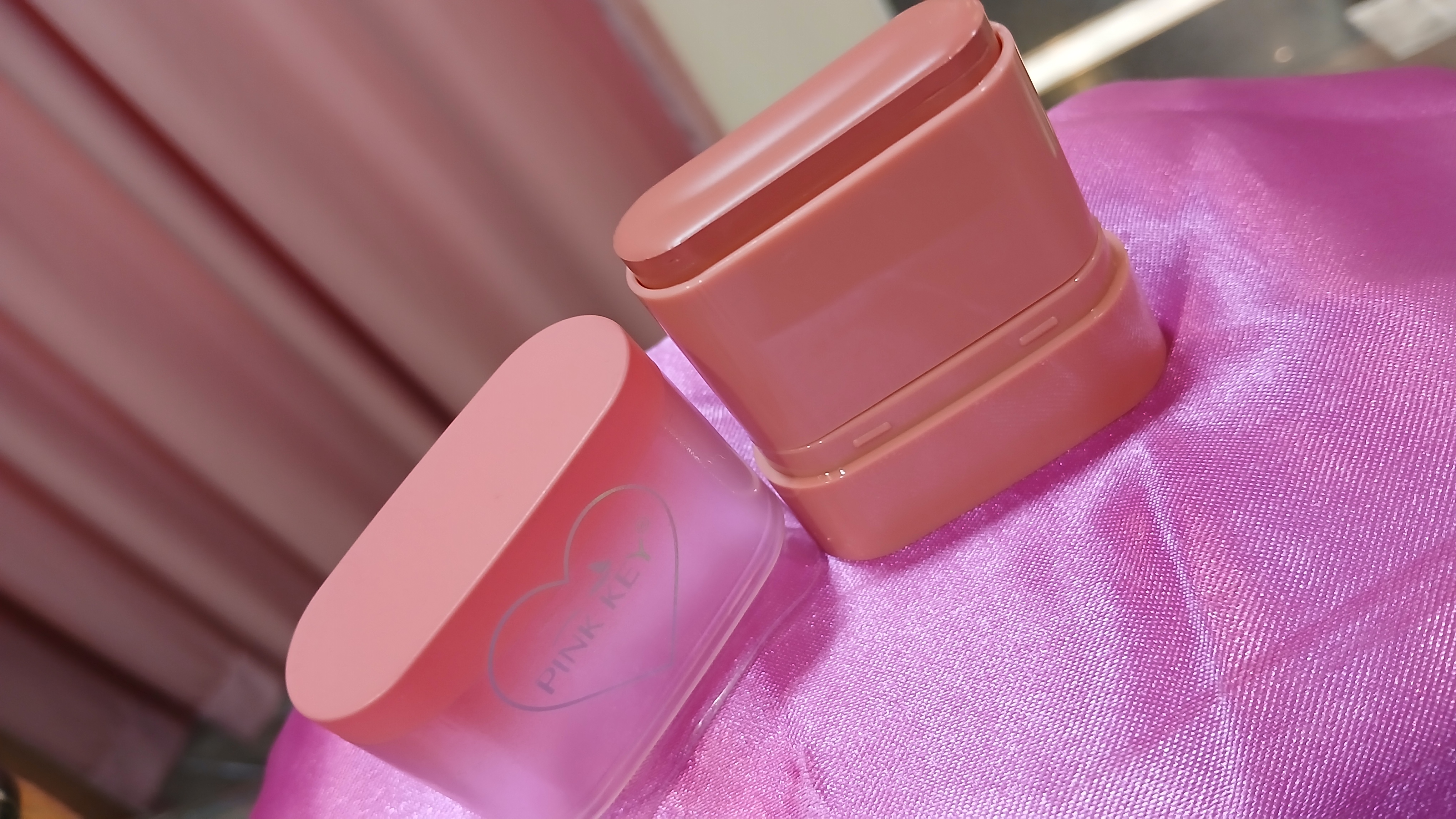 رژلب استیکیpink key